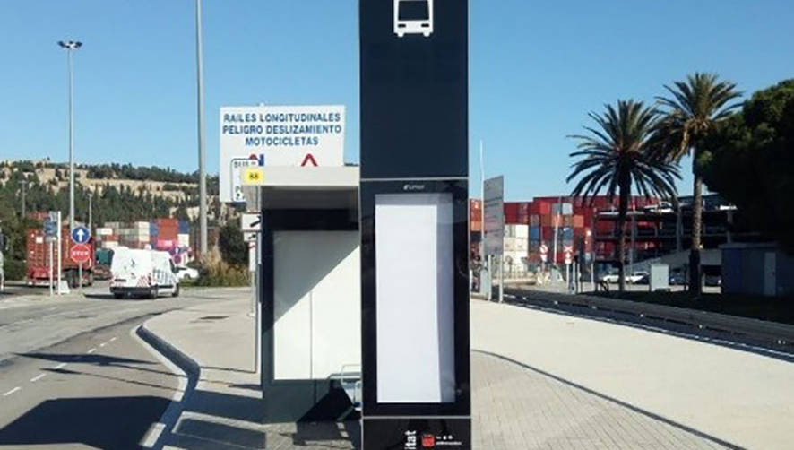 El Port de Barcelona y la AMB ampl&iacute;an la capacidad y el recorrido de la l&iacute;nea de bus 88, que transcurre por el recinto portuario.