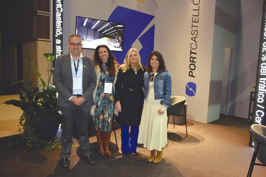 Jorge Civera, Laura Barredo, ambos responsables de Comercial y Marketing; Patricia Martín, jefa del Gabinete de Rubén Ibáñez y Tamara Vallés, del Departamento de Comunicación de PortCastelló. Foto J.C.P.