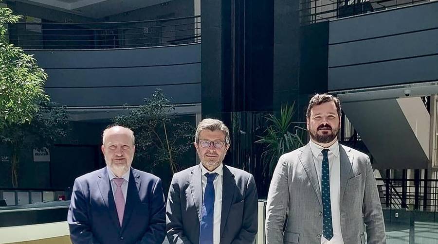 Manuel A. Quevedo Mateos, presidente de la AP de Melilla; Álvaro Rodríguez Dapena, presidente de Puertos del Estado y Luis J. Ayala Navarro, director de la AP de Melilla.