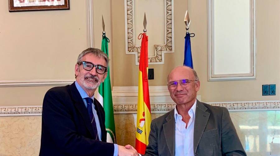 Francisco Piniella, rector de la Universidad de Cádiz, Carlos Rubio, presidente de la Autoridad Portuaria de Málaga.