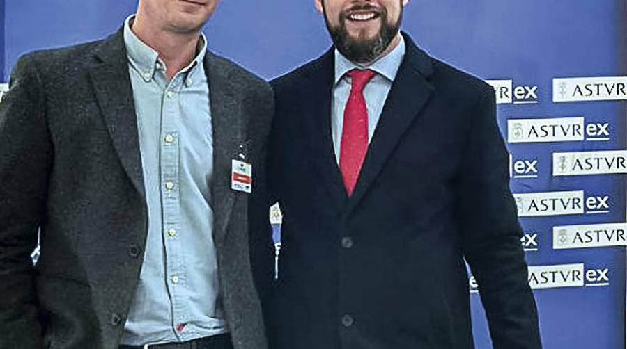 Joaquín Menéndez, colaborador de Asturex Open Day, y Bruno López, director general de Asturex.