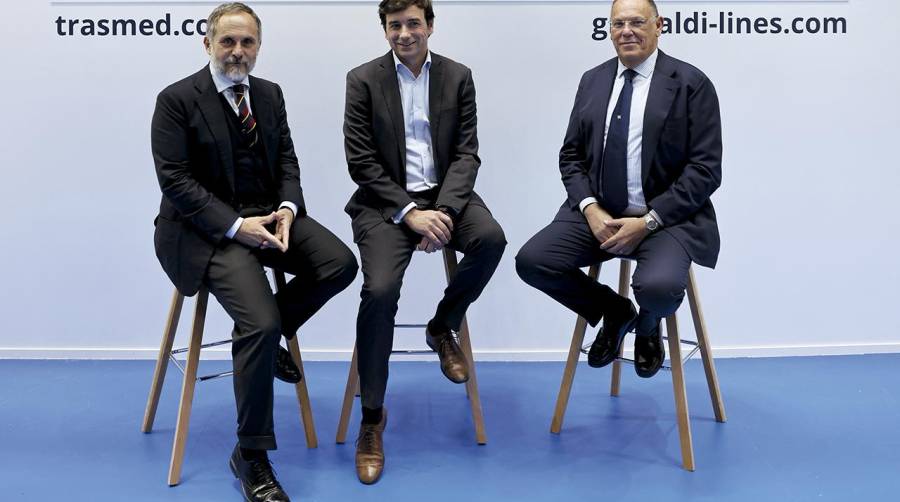 Mario Massarotti, consejero delegado de Grupo Grimaldi, Miguel Pardo, director de Relaciones Institucionales de Grupo Grimaldi en España y Ettore Morace, CEO de Trasmed GLE.