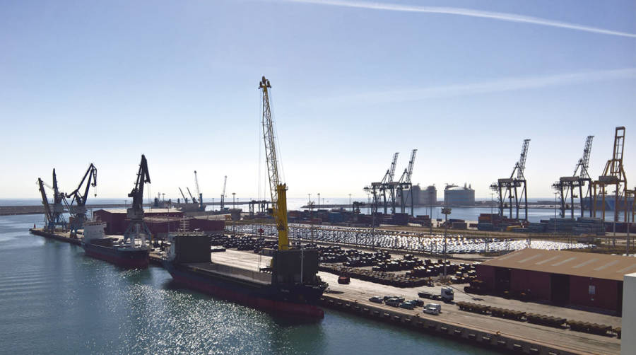 Adif avanza en la construcci&oacute;n del acceso ferroviario al puerto de Sagunto