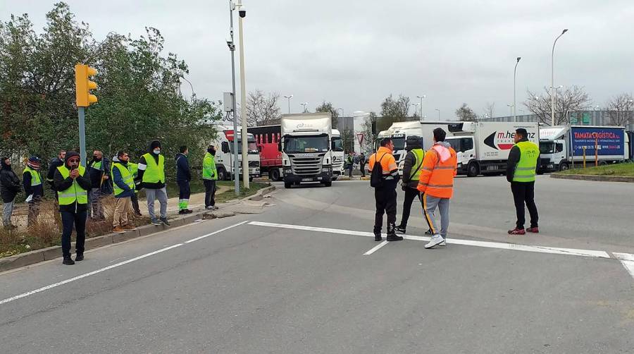 Los piquetes agravan la incidencia del paro del transporte