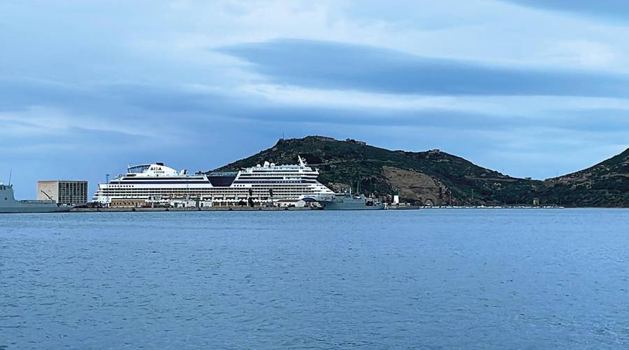 El buque Aidastella ha vuelto recalar por décima vez este año en el Puerto de Cartagena.