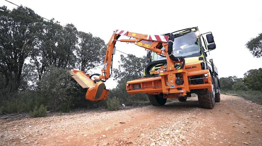 Autoprima afianza sus servicios con personal experto en el Unimog