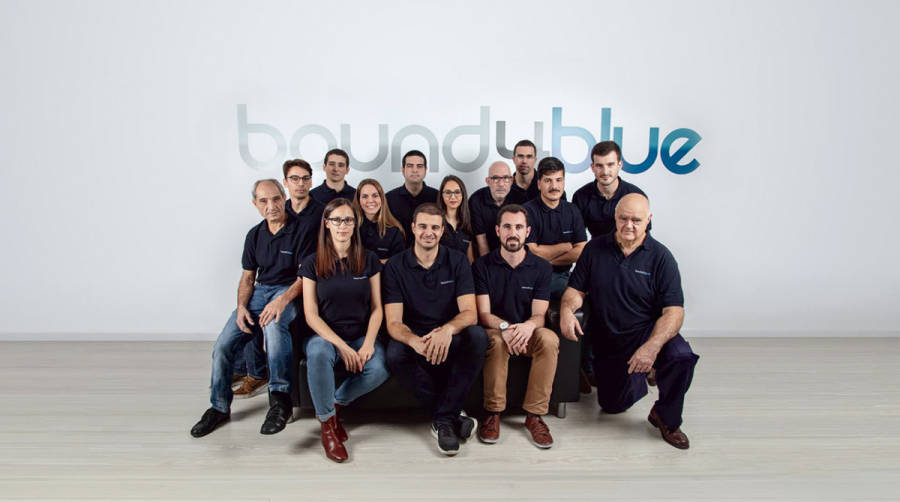 Imagen de archivo del equipo de bound4blue, empresa creada en 2006 y formada por una amplia gama de profesionales, desde t&eacute;cnicos a ingenieros aeron&aacute;uticos, mec&aacute;nicos y control, as&iacute; como, arquitectos navales y analistas de negocio.