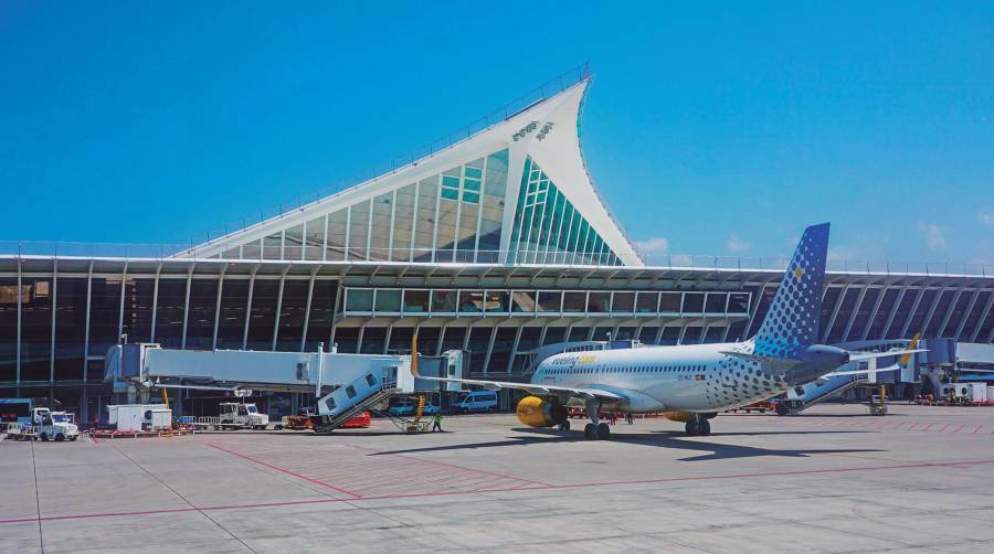 El centro de operaciones se ubica en el Aeropuerto de Bilbao, desde donde centraliza todos sus envíos internacionales.