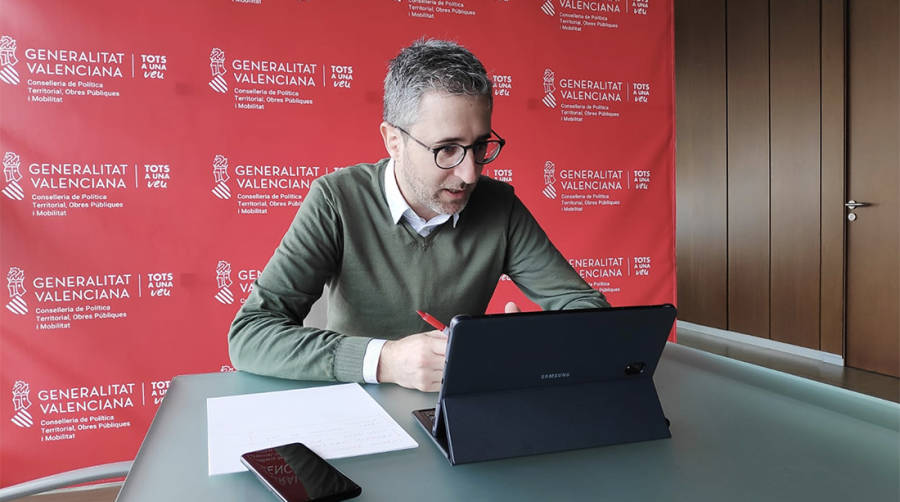 El conseller de Pol&iacute;tica Territorial, Obras P&uacute;blicas y Movilidad, Arcadi Espa&ntilde;a, se reuni&oacute; con los presidentes de FVET, ACTM y Fetrama.