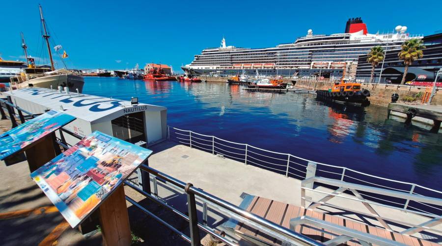 El Puerto de Vigo ha impulsado la instalación del “Nautilus”, el visor submarino del proyecto “Living Ports”, que ayuda a la promoción de la flora y fauna marina.