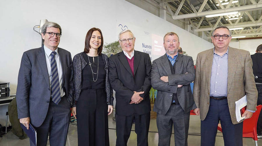 Arelio Mart&ntilde;inez, presidente de la APV; Diana Morant, alcaldesa de Gandia; Jpan Rib&oacute;, alcalde de Valencia; Quico Fern&aacute;ndez, alcalde de Sagunto y Vicent Llorens, director de La Marina de Valencia.