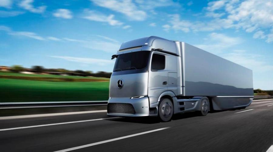 El modelo eActros LongHaul de Mercedes-Benz Trucks comenzará a producirse en serie en 2024.