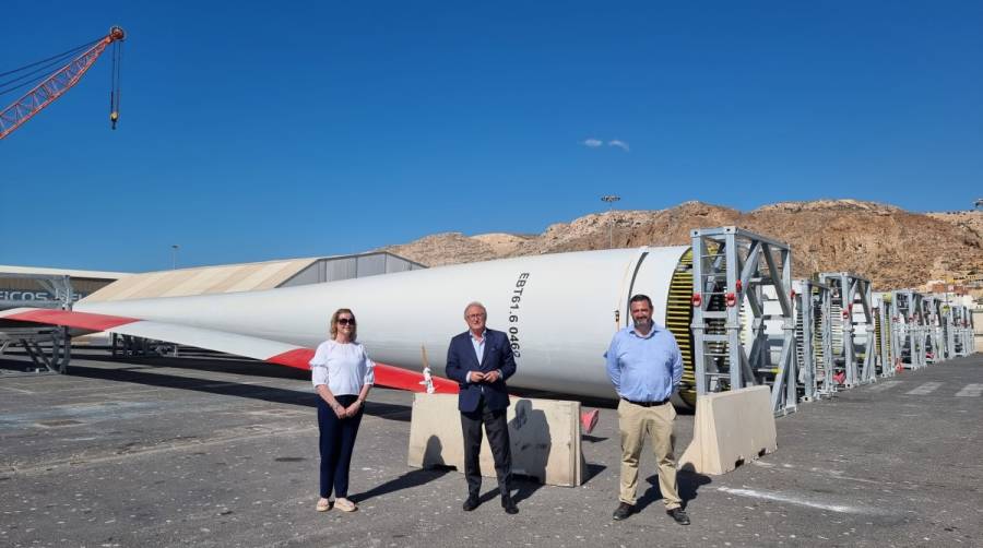 El Puerto de Almer&iacute;a embarcar&aacute; 18 palas e&oacute;licas de Eblades Technology