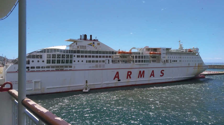 El &ldquo;Volc&aacute;n de Tinamar&rdquo; de Naviera Armas realiza su &uacute;ltimo viaje entre Motril y Melilla