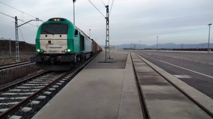 El nuevo servicio con la plataforma log&iacute;stica alavesa se iniciar&aacute; en la primera semana de marzo con un tren semanal.