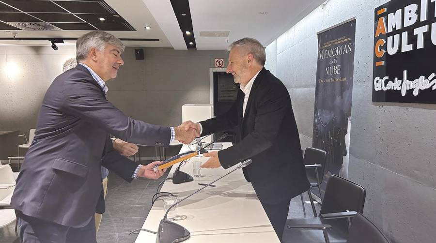 Francisco Toledo presenta en Valencia su segundo libro “Memorias en la Nube”