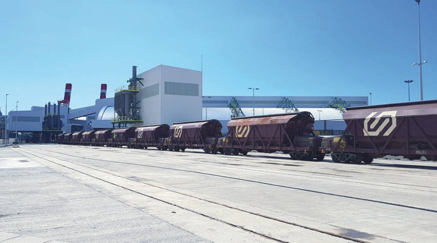 Los primeros trenes de potasa comienzan a llegar a la nueva terminal de ICL Iberia en el Puerto de Barcelona.