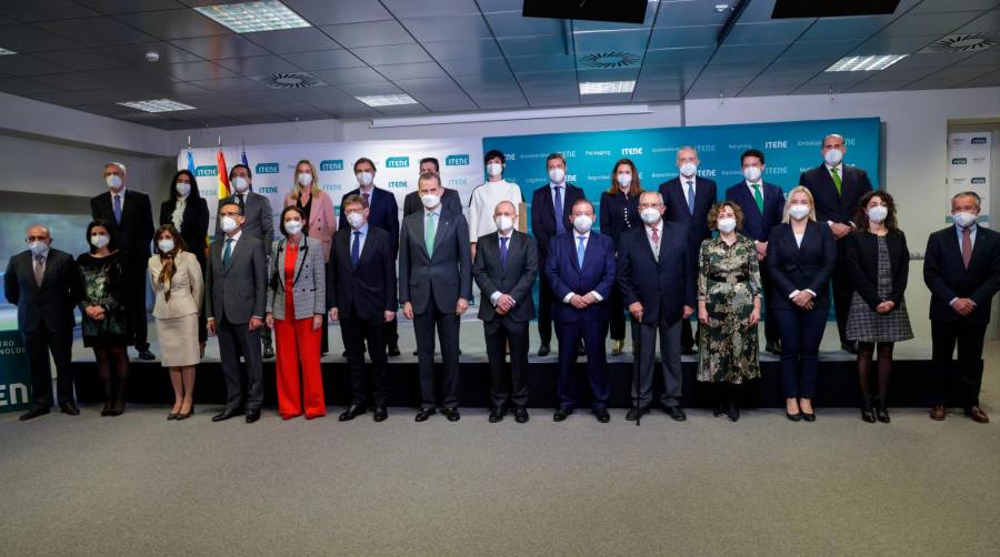 Felipe VI visita el centro de Itene en su 25 aniversario