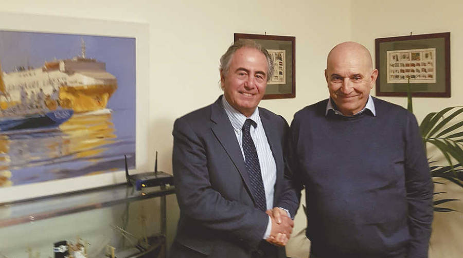 Giorgio Rizzo, vicepresidente ejecutivo de Fincantieri Services (izquierda) y Emanuele Grimaldi, CEO de Grimaldi Group.