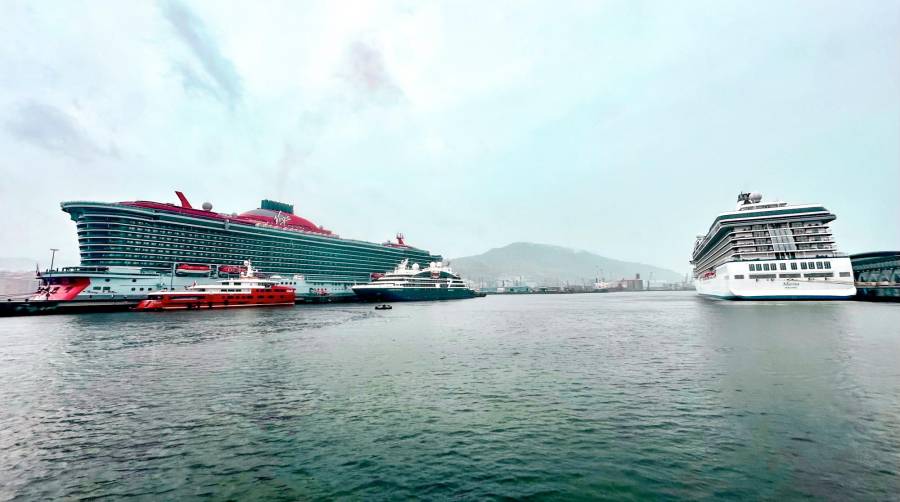 El Puerto de Bilbao recibe a 4.000 turistas a bordo de cuatro barcos