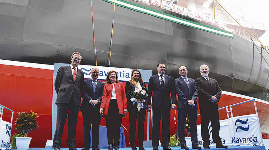 El vicepresidente de la Junta, durante el acto de entrega de el petrolero &ldquo;Monte Udala&rdquo;.