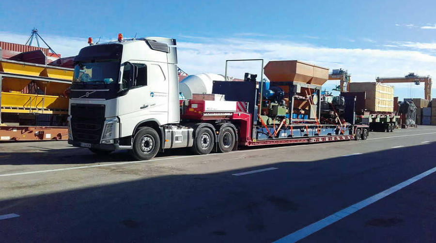 Transportes Toramo incorpora a su flota una g&oacute;ndola de tres ejes rebajada a 30 cm