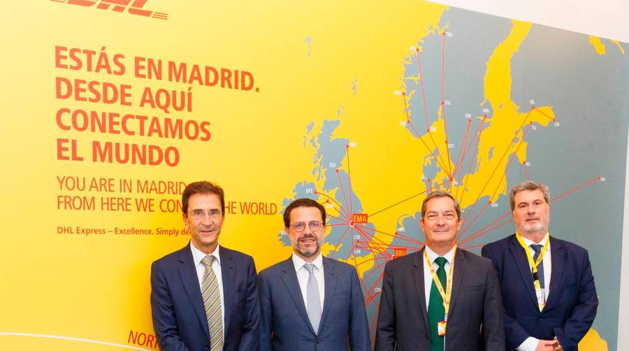 El hub de DHL Express en Madrid acoge la visita del consejero de Economía de la CAM