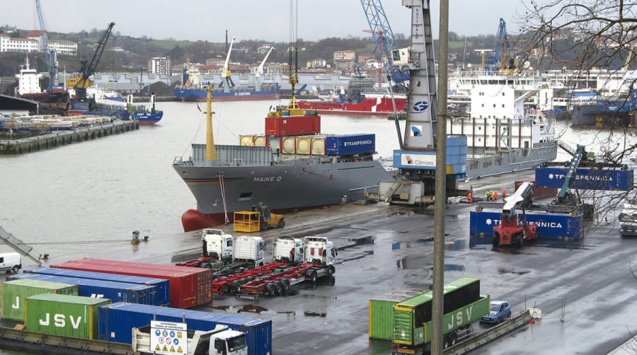 El Muelle Lezo 1 acogi&oacute; el 27 de febrero de 2015 la primera operativa en el Puerto de Pasaia de una l&iacute;nea de contenedores operada por JSV Logistic y su naviera Faher, que devolv&iacute;a este tr&aacute;fico al enclave vasco tras varias d&eacute;cadas de ausencia.