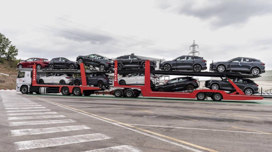 El nuevo veh&iacute;culo trasladar&aacute; los coches finalizados desde la f&aacute;brica de la compa&ntilde;&iacute;a en Martorell hasta el Puerto de Barcelona.