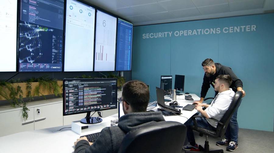 Instalaciones de Atlantis SOC, el Centro de Operaciones de Seguridad de la División de Ciberseguridad de Cuatroochenta, Sofistic, en Castellón.