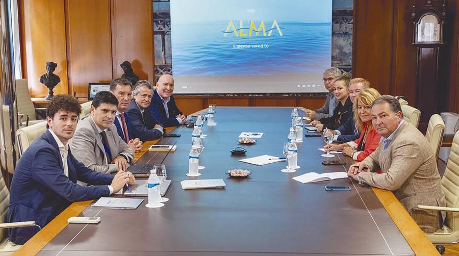 Huelva y Alma Cruceros estrechan relaciones ante el proyecto de crucero andaluz