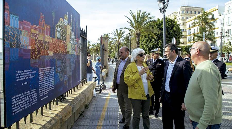 La exposición consta de una treintena de imágenes de gran formato.