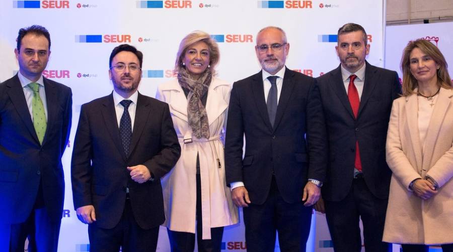 En la inauguraci&oacute;n estuvo presente la delegada del Gobierno en Extremadura, Cristina Herrera, y la teniente de alcalde del Ayuntamiento de Badajoz, Blanca Subir&aacute;n Pacheco. Por parte de SEUR, ejercieron de anfitriones Alberto Navarro, consejero delegado, y Benjam&iacute;n Calz&oacute;n, director general.