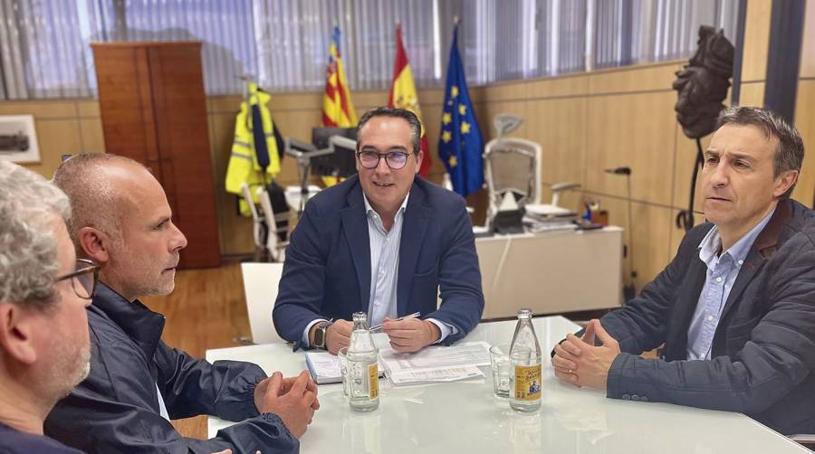 El presidente de PortCastelló, Rubén Ibáñez, mantuvo un encuentro con representantes de las principales asociaciones agrarias de la provincia de Castellón.