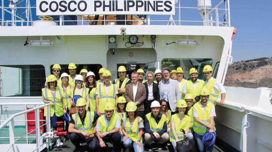 El &ldquo;Cosco Philippines&rdquo; escala por primera vez en el Port de Barcelona.