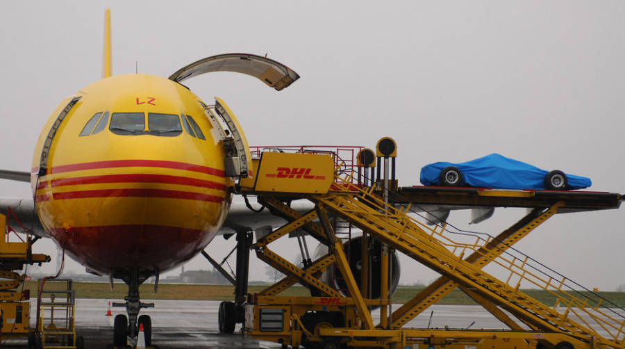 DHL incrementa su capacidad de carga desde los aeropuertos de Santiago y Alicante