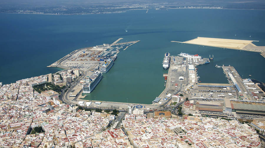 La AP Bah&iacute;a de C&aacute;diz prepara la llegada de las gr&uacute;as de Concasa