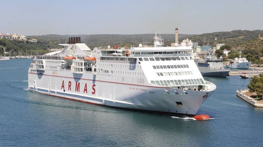 El Volc&aacute;n de Tinamar en el puerto de Mah&oacute;n