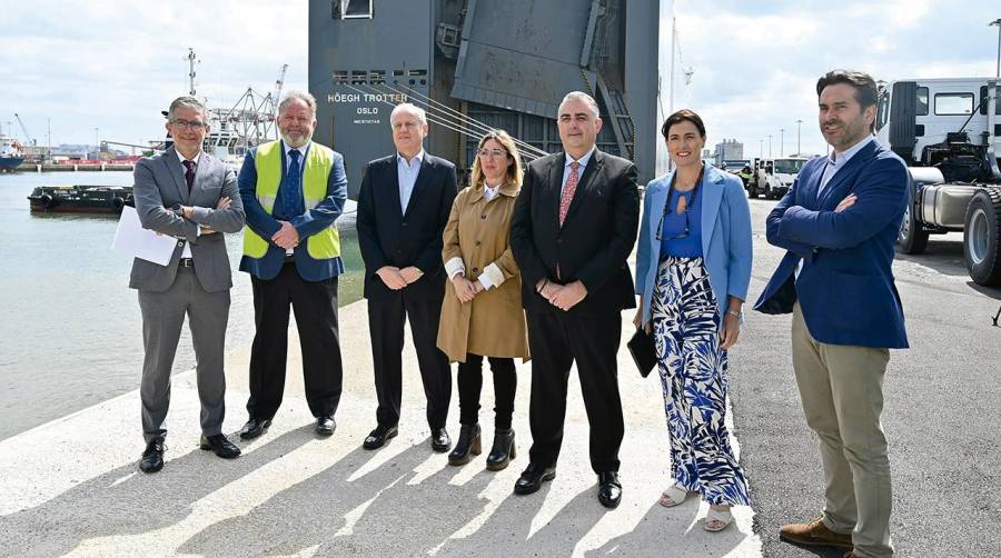 Las obras han consistido en la prolongación del muelle de Raos 8 y la instalación de una rampa hidráulica en Raos 7.