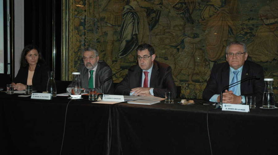 Carmelo Gonz&aacute;lez, presidente del CNTC, hizo hincapi&eacute; en la escasez de conductores profesionales. Foto I.Pe&ntilde;a.