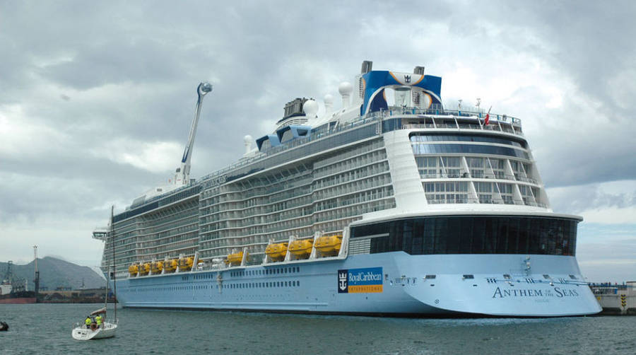 El &quot;Anthem of the Seas&quot; muestra el potencial de oportunidades del muelle de cruceros de Getxo