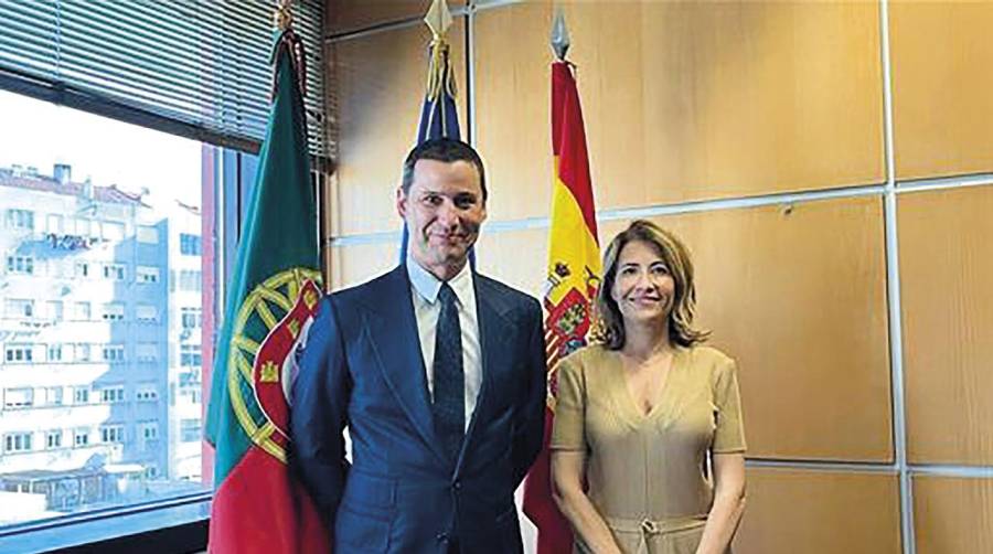 João Galamba, ministro de Infraestructuras de Portugal y Raquel Sánchez, ministra de Transportes, Movilidad y Agenda Urbana.