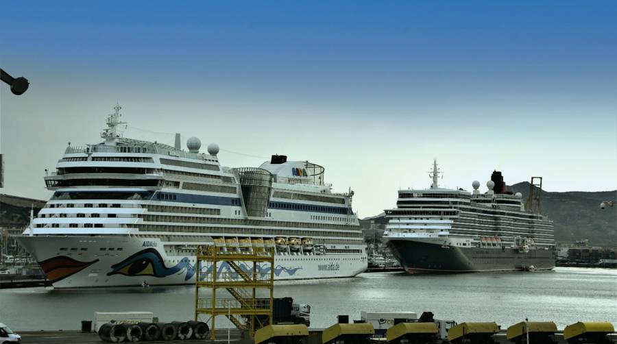 Los cruceros han recalado hoy a primera hora en el puerto de Cartagena.