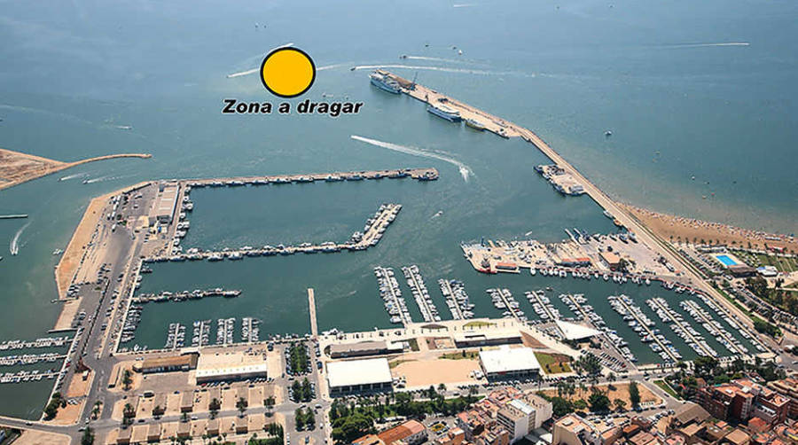 Ports empieza a dragar la bocana del Puerto de Sant Carles de la R&agrave;pita