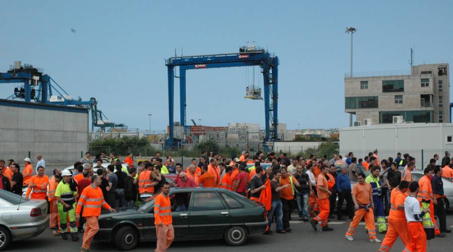 Los estibadores del Puerto de Bilbao ir&aacute;n ma&ntilde;ana a la huelga