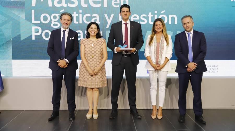 Miguel Garín, director de Desarrollo Internacional de la Fundación Valenciaport; María del Mar Fernández-Palacios, embajadora de España en Brasil; Marcelo Sampaio Cunha Filho, ministro de Infraestructuras de Brasil; Ana Rumbeu, directora de Formación de la Fundación Valenciaport y Jonas Mendes Constante, responsable de los proyectos de la Fundación Valenciaport en Brasil.