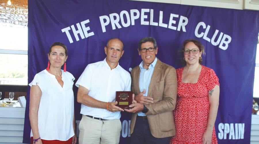 Desde la izquierda: Nuria Burguera, vicepresidenta de Propeller Barcelona; David Pino, director de Port Vell; Gonzalo Sanchís, presidente de Propeller Barcelona y Mónica Jiménez, vocal del Propeller Barcelona. Foto C.C.