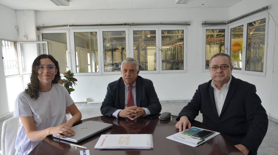 Esther Sedano, directora; Valentín Sedano, director general; y Guillermo Badimón, director de la zona Levante de Grupo Sedano. Foto Loli Dolz.