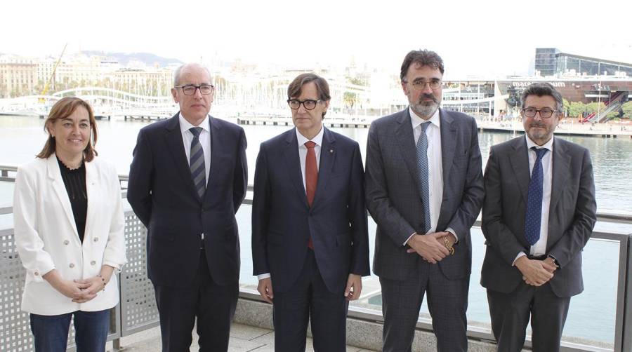 Sílvia Paneque, conseller de Territori; José Alberto Carbonell, presidente entrante de Port de Barcelona; Salvador Illa, presidente de la Generalitat; Lluís Salvadó, presidente saliente de Port de Barcelona; y Álvaro Rodríguez Dapena, presidente de Puertos del Estado