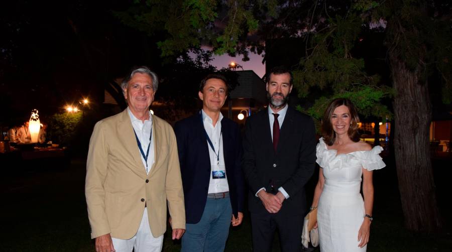 El presidente de Foro MADCargo, Jesús Cuéllar; Ramón García, director del CEL; Benito Núñez, secretario general de Transportes Aéreo y Marítimo; y Ana Isabel González, presidenta del CEL. Foto M.C.